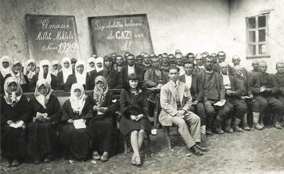15 Nisan 1929 Elmacık Millet Mektebi