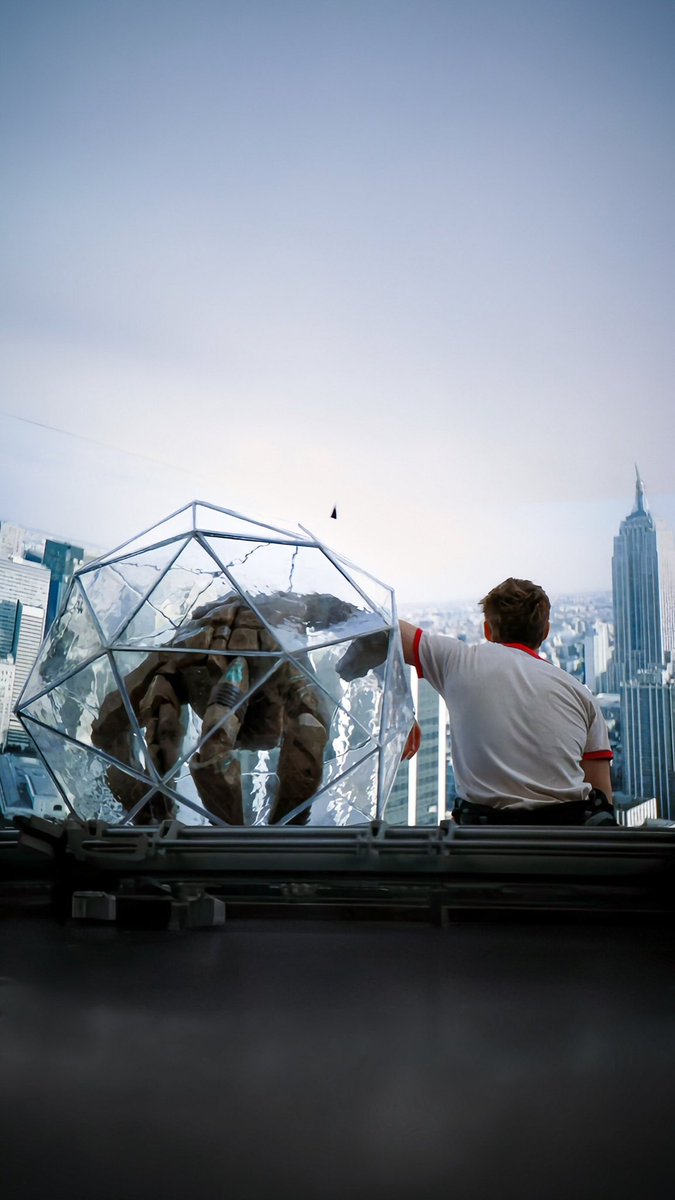 에리디언들에겐 원래 빛이 필요가 없었는데...
그레이스가 생존할 생태계를 위해 조명으로 빛을 만들면서 그 행성에 빛이 생기니...
종교적 의미가 정말 충만하다
너무 좋아서 하루에 백번씩 이마치는 중
헤일메리 과몰입ing