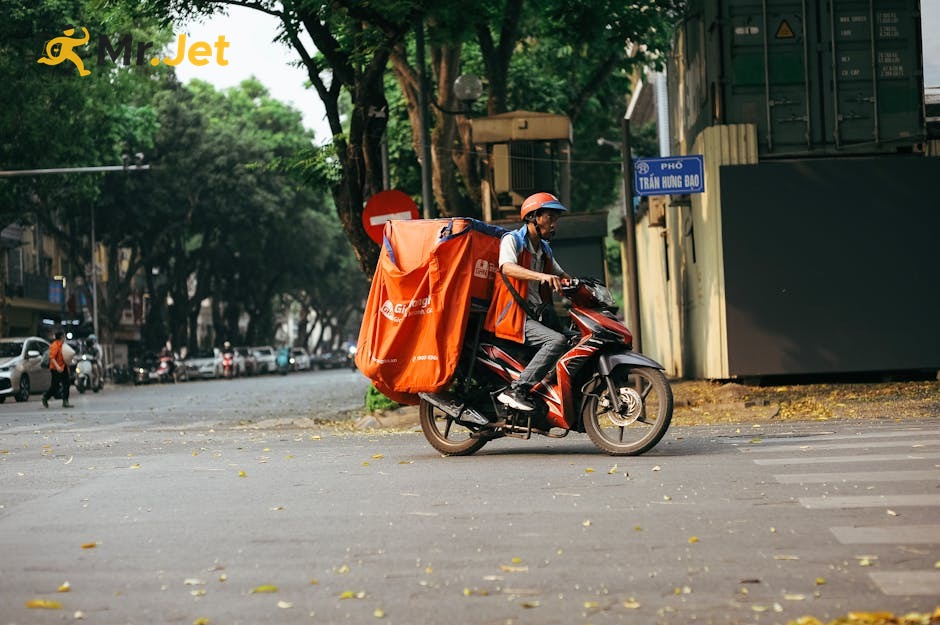 MrjetTurkiye's tweet image. Hayatın hızlı akışında, teslimatınız da hızlı olsun! 🏍️ MrJet ile aynı gün kargo hizmeti ile önemli anları asla kaçırmayın. Zamanında teslimat için buradayız! #SameDayDelivery #HızlıKargo