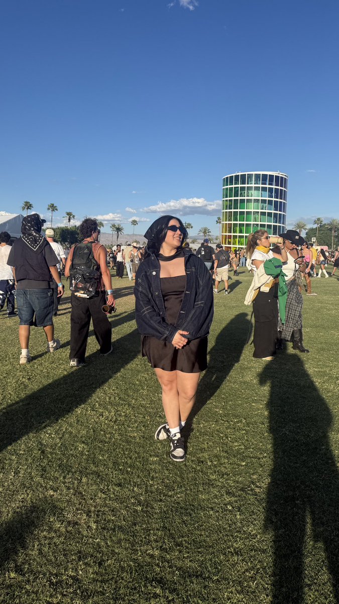 natalialomeli01's tweet photo. se logro mi sueño de ir a coachella  #coachella #bieberchella #wlw https://t.co/R7lGCes3fK