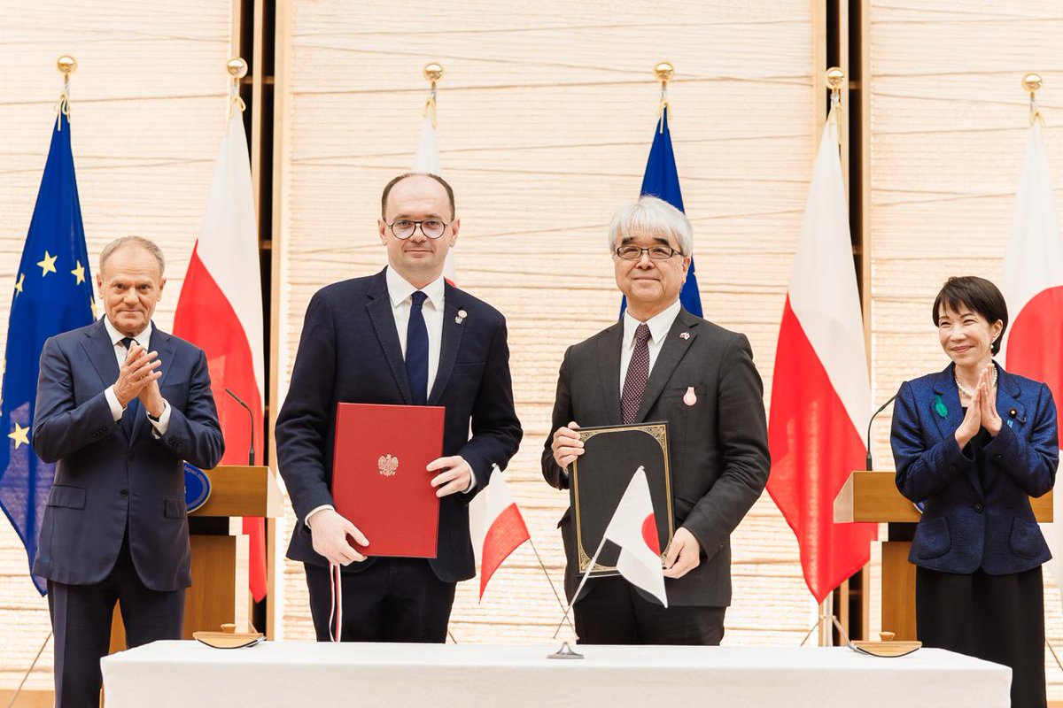 MRPiPS_GOV__PL's tweet image. 🇵🇱🇯🇵 Trwa wizyta polskiej delegacji pod przewodnictwem Premiera @donaldtusk w #Tokio ⤵️
✍️ W imieniu Rządu RP Wiceminister Sebastian Gajewski podpisał umowę między Polską i Japonią o zabezpieczeniu społecznym 🤝
📜 Celem umowy jest wzmocnienie współpracy w obszarze zabezpieczenia