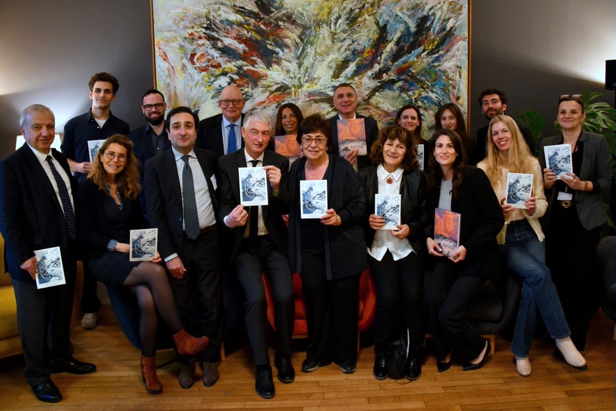 AnnFGK's tweet photo. À l’initiative du député de la Loire et Président du @CERCLEFA @EmmanuelMandon, présentation de la BD documentaire de @GoruneAprikian « Nous sommes nos montagnes, une histoire du @Haut_Karabagh » https://t.co/HqmTSnAEv0