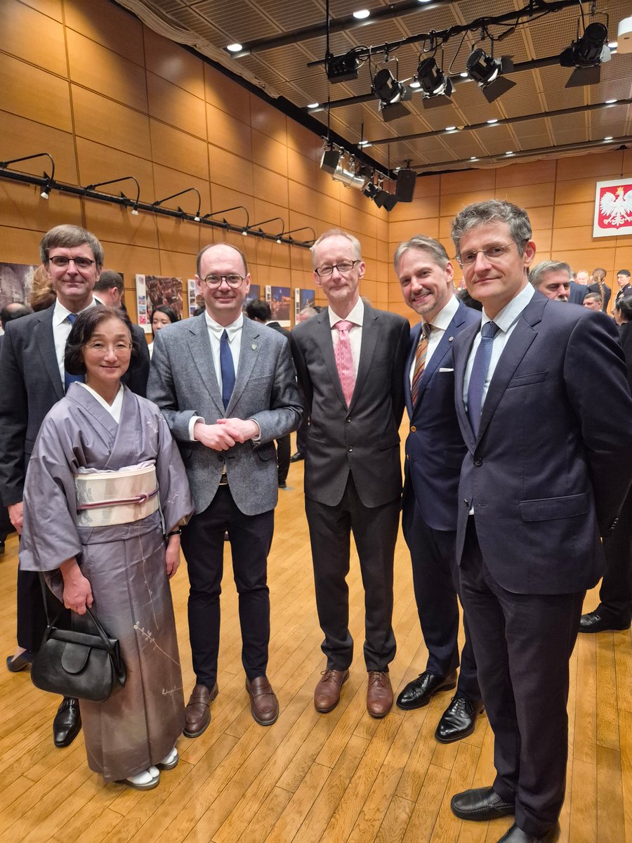 MRPiPS_GOV__PL's tweet image. 🇵🇱🇯🇵 Trwa wizyta polskiej delegacji pod przewodnictwem Premiera @donaldtusk w #Tokio ⤵️
✍️ W imieniu Rządu RP Wiceminister Sebastian Gajewski podpisał umowę między Polską i Japonią o zabezpieczeniu społecznym 🤝
📜 Celem umowy jest wzmocnienie współpracy w obszarze zabezpieczenia