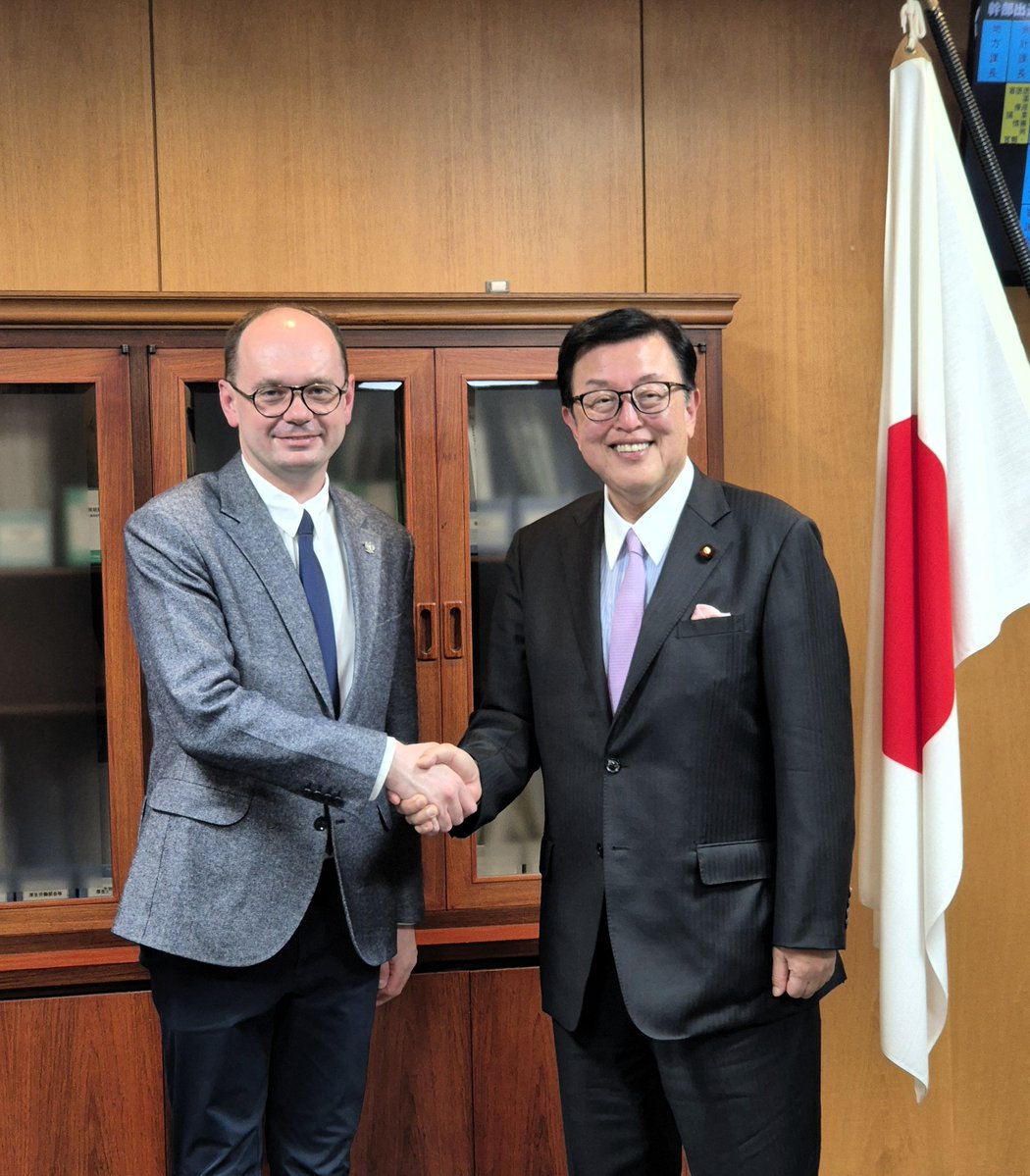 MRPiPS_GOV__PL's tweet image. 🇵🇱🇯🇵 Trwa wizyta polskiej delegacji pod przewodnictwem Premiera @donaldtusk w #Tokio ⤵️
✍️ W imieniu Rządu RP Wiceminister Sebastian Gajewski podpisał umowę między Polską i Japonią o zabezpieczeniu społecznym 🤝
📜 Celem umowy jest wzmocnienie współpracy w obszarze zabezpieczenia