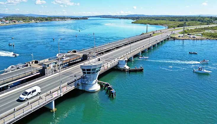 RunawayB61233's tweet image. LAKE MACQUARIE is a premier boating destination in NSW, known as Australia's largest coastal saltwater lake. It is ideal for sailing, motor boating, fishing, 
and jet skiing, with 174km of shoreline and many boat ramps. Numerous ramps are available around the lake.
#boating