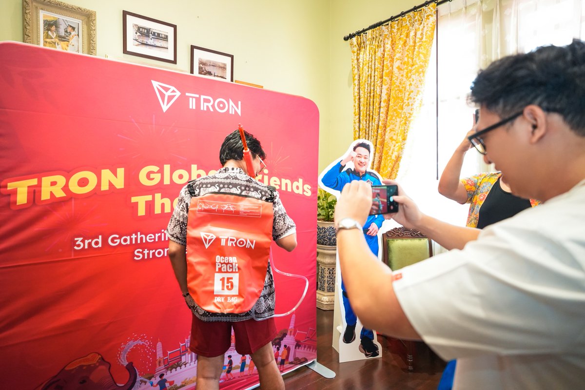 TronDao_THA's tweet photo. 🔻TRON Global Friends Thailand x Songkran Festival
จบลงอย่างสวยงาม 💦✨

ขอบคุณทุกคนที่มาร่วมสร้างโมเมนต์ดี ๆ ไปด้วยกัน 💙

เอาภาพบรรยากาศความสนุกมาฝาก 🫶
แล้วเจอกันใหม่ครั้งหน้า! 😎🔥
#TRONGlobalFriends #Songkran2026 https://t.co/CNa08Z8N6E