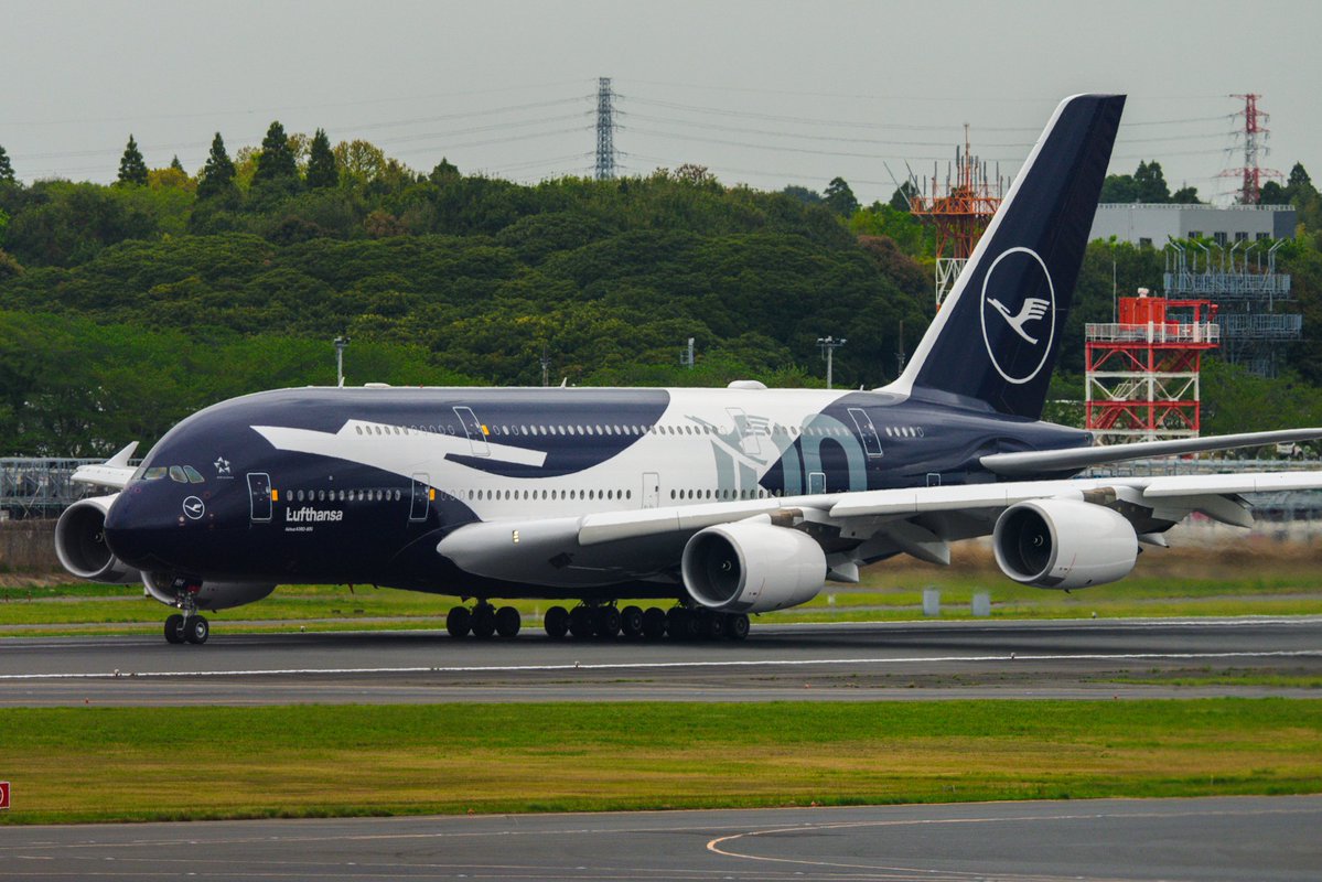 dra_photo__nyan's tweet image. ルフトハンザ100周年塗装が成田にやってきた
#lufthansa
#sonyalpha
#これソニーで撮りました
