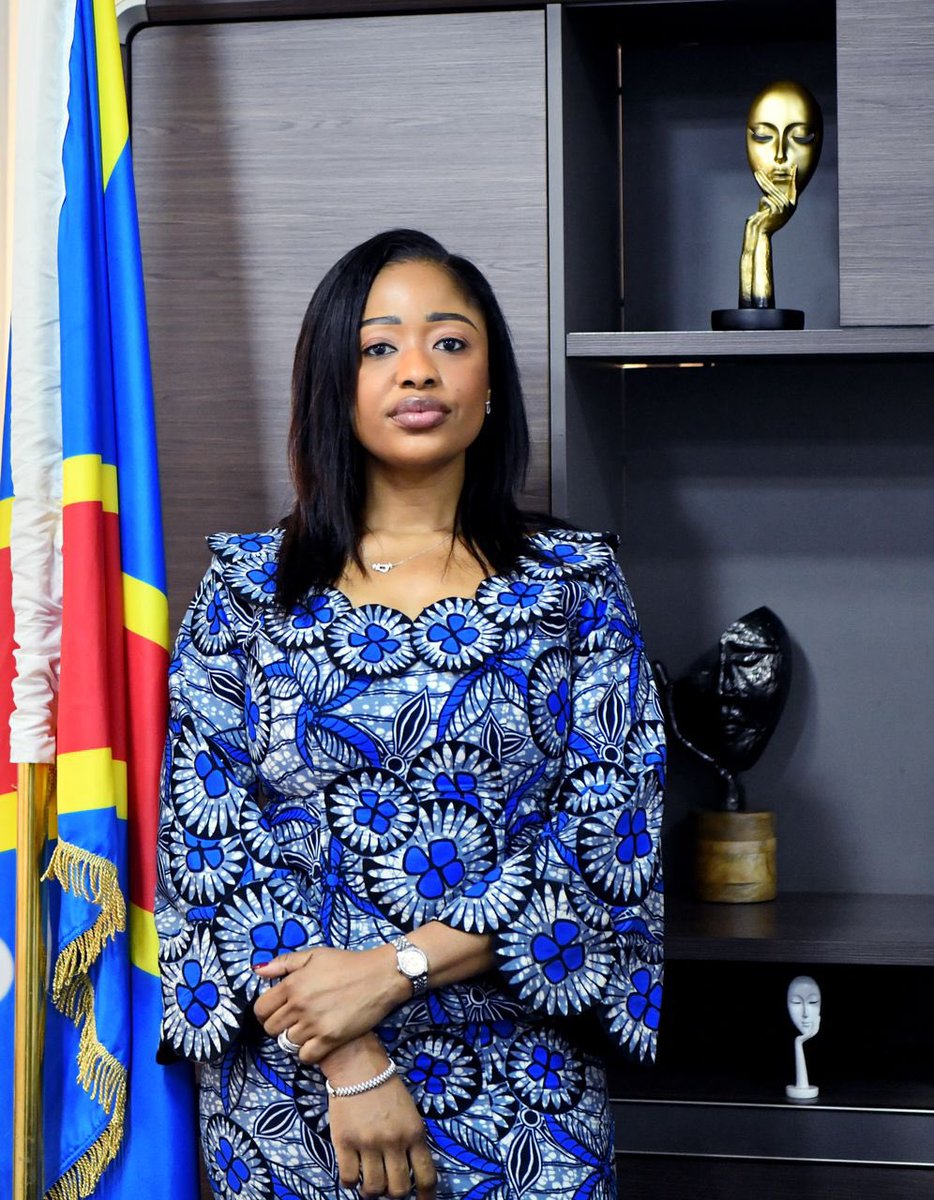 rkitsita's tweet photo. #RDC: Après la suspension d’Alain Lungungu pour megestion  à la Cellule d’exécution des financements en faveur des États fragiles (CFEF), c’est Djena Bassiala qui assume désormais l’intérim . 

Le personnel de cette structure relevant du ministère des Finances formule le vœux que la CFEF amorce un nouveau virage puisque l’ancien directeur suspendu par le ministre des Finances, Doudou Fwamba Likunde Libotay, pour des faits présumés de mégestion, des contre-performances dans l’exécution du programme 145 territoires, ainsi que des irrégularités dans certains contrats et des cas de conflits d’intérêts dans l’attribution des marchés publics avait discrédité toute la structure auprès des partenaires. 

Djena Bassiala est experte  dans la gouvernance publique et parapublique, elle s’est aussi  spécialisée dans la gestion des financements, la passation des marchés publics et la coordination de projets multisectoriels.

Elle a évolué dans plusieurs secteurs, notamment l’industrie, les hydrocarbures, les services financiers, les télécommunications et le transport aérien, et a participé à des réformes structurelles ainsi qu’à la mise en œuvre de projets à fort impact.