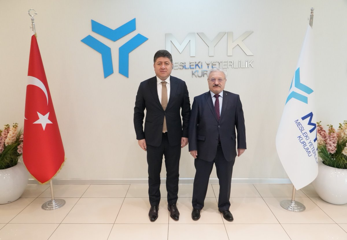 myksosyalmedya's tweet photo. Yükseköğretim Kalite Kurulu (YÖKAK) Kurul Üyesi Sayın Prof. Dr. Mustafa Sıtkı BİLGİN, Mesleki Yeterlilik Kurumu (MYK) Başkanımız Sayın Aşkın TÖREN'i ziyaret etti.

Görüşmede; kalite güvencesi anlayışının güçlendirilmesi, kurumsal akreditasyon süreçleri ve sürdürülebilir kalite kültürünün yaygınlaştırılmasına ilişkin hususlar ele alındı.

YÖKAK ile Kurumumuz arasındaki iş birliği imkânları değerlendirilirken, Türkiye Yeterlilikler Çerçevesi kapsamında yürütülen çalışmalar hakkında görüş alışverişinde bulunuldu.

🔎 Detaylı bilgi için: https://t.co/4bv98nDpeL

#Yeterlilikte20Yıl
#AhiliktenDijitale

@csgbakanligi 
@myksosyalmedya 
@AskinToren1 
@ykalitekurulu