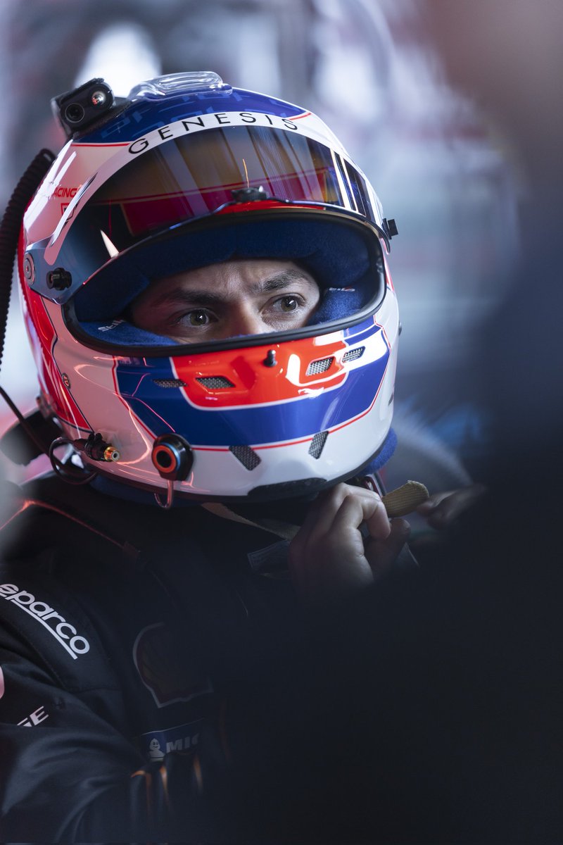 PipoDerani's tweet photo. And so, it has begun. 🇧🇷🇰🇷 

#genesismagmaracing
Drew Gibson Captures https://t.co/RqANrtS3gr