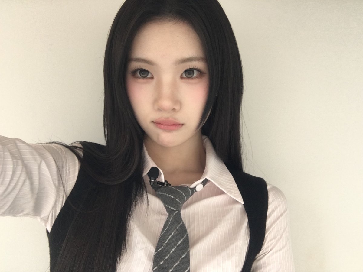 H2HBase_'s tweet photo. 📸 | 260415 — #JUUN weverse update.

"109 moments" 

#Hearts2Hearts #하츠투하츠 #H2H @Hearts2Hearts https://t.co/qGUGZITXTm