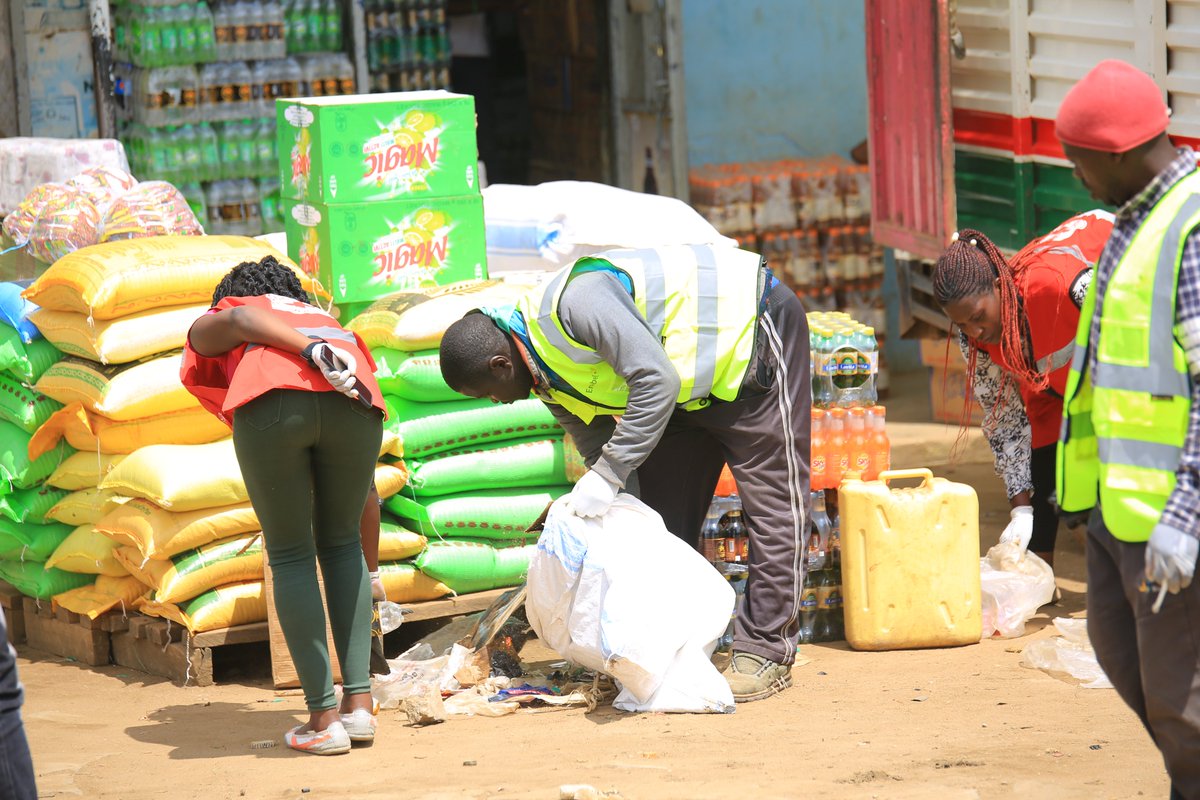 AfriyeaGolf's tweet photo. A cleaner environment starts with one step outside. Join our campaign and help remove waste from public spaces while building pride and responsibility in our communities together. #KeepItClean #VolunteerNow #EcoCommunity #GreenAction https://t.co/vOYvdgXhR2