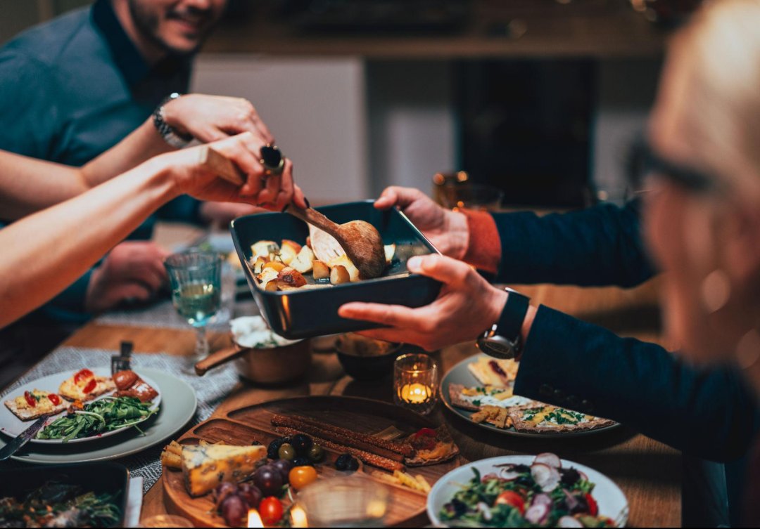 SakuraPawss8's tweet image. "The person holding the plate. Give it here, I’ll take care of the rest. 🍽️🏃‍♂️"
#FoodDebate #SteakNight #HealthyEats #Foodie #DinnerGoals #KetoLife #FoodHub