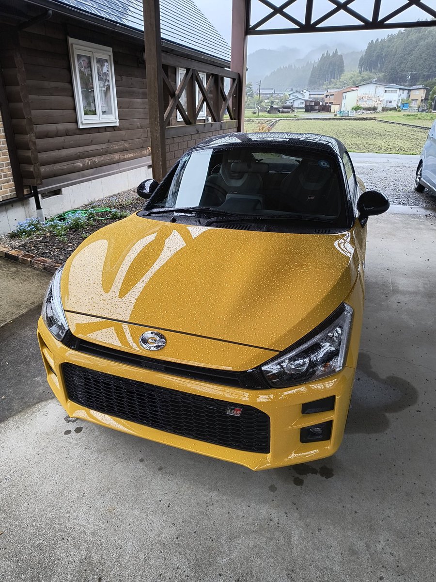 コペンGRスポーツ納車。ディーラーから出るときに早速エンストして焦ったけど、なんとか持ってこれた。乗っててめちゃくちゃ楽しいわ。
