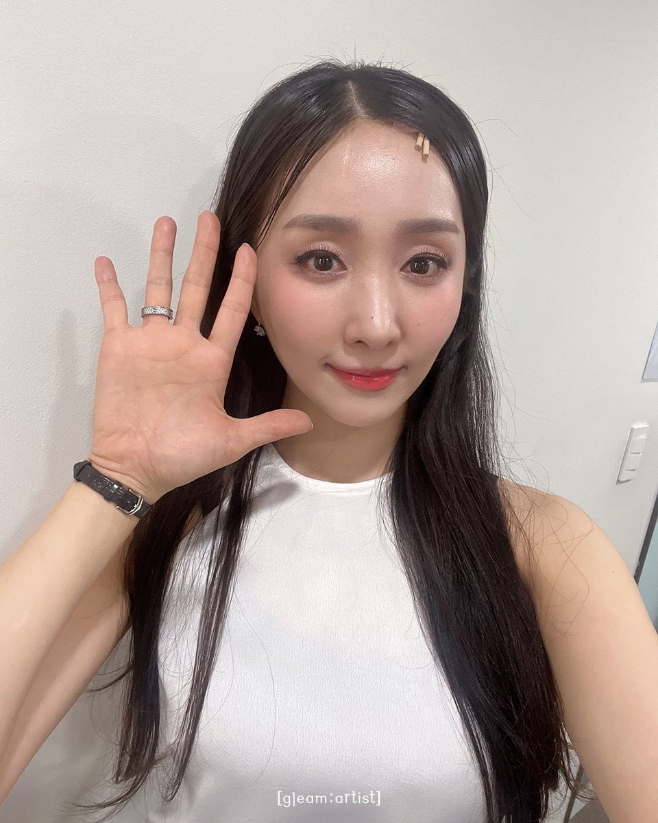 gleamartists's tweet photo. 📷 ɢᴏᴏᴅʙʏᴇ #김려원 
#연극 #더와스프 #THE_WASP 🐝

헤더 役 #김려원 배우가 
막공까지 잘 마쳤습니다♥️

#GLEAMARTIST #KIMRYEOWON https://t.co/4t3D15NcDI