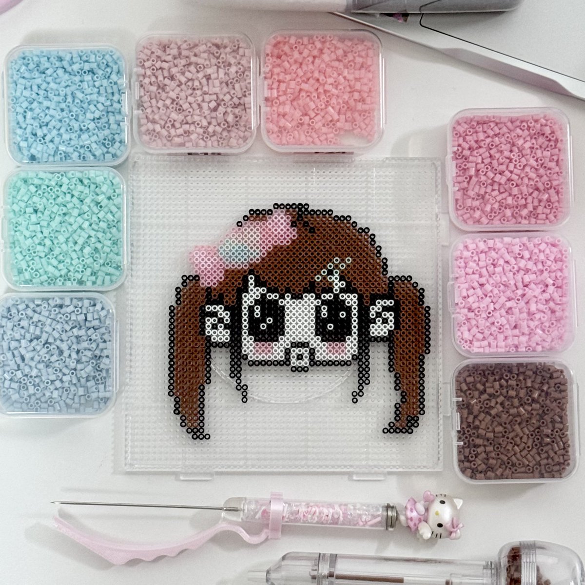 Hye_Candyvortex's tweet photo. 📢 혜인 펄러비즈 키트 판매 (BEADS KIT FOR HYEIN)

카페에서 혜인이의 펄러비즈 키트를 현장 판매합니다.

​준비된 비즈 수량이 한정되어 있어 조기 마감될 수 있습니다.

✔️ 가격 : 5,000원
✔️ 판매 기간 : 4/19 ~ 4/21

#Hyes_Candy_vortex 
#혜인 #Hyein https://t.co/zoXBwIgKhe
