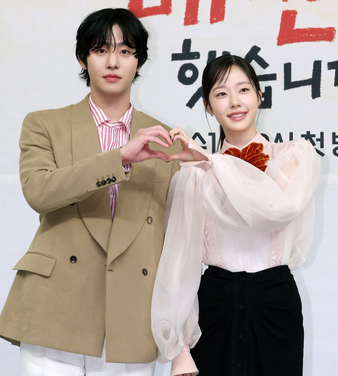 AhnHyoSeop417's tweet photo. #Repost kwangshin00
SBS Drama 'Sold Out on You' Press conference 📸 Photographed &amp; Edited by Jin Kim. Copyright 2026. Jin Kim All rights reserved 

#onassignment #sbsdrama #오늘도매진했습니다 #soldoutonyou https://t.co/chR1afedTl