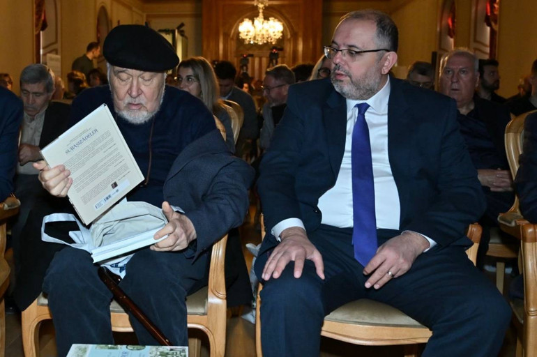 Ciritatar ☭ tweet media