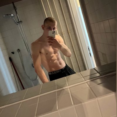 vlad9706's tweet photo. #НовеФотоПрофілю https://t.co/jrGO3mPJIy