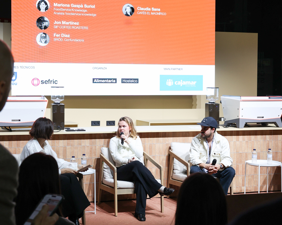 Hostelcobcn's tweet photo. Gracias a @Cajamar  por acompañarnos como Entidad Bancaria Oficial en Hostelco 2026.
Seguimos impulsando juntos el futuro del food &amp; hospitality.
#Hostelco2026 https://t.co/4UbcvS9ORC