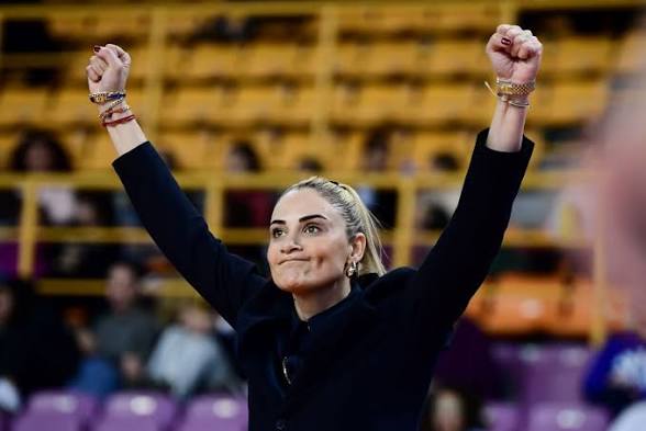 PapatzonX's tweet image. Άνοιξε θείε Νίκο από την λεωφόρο είμαστε...💪☘️
#paowbc #paoac