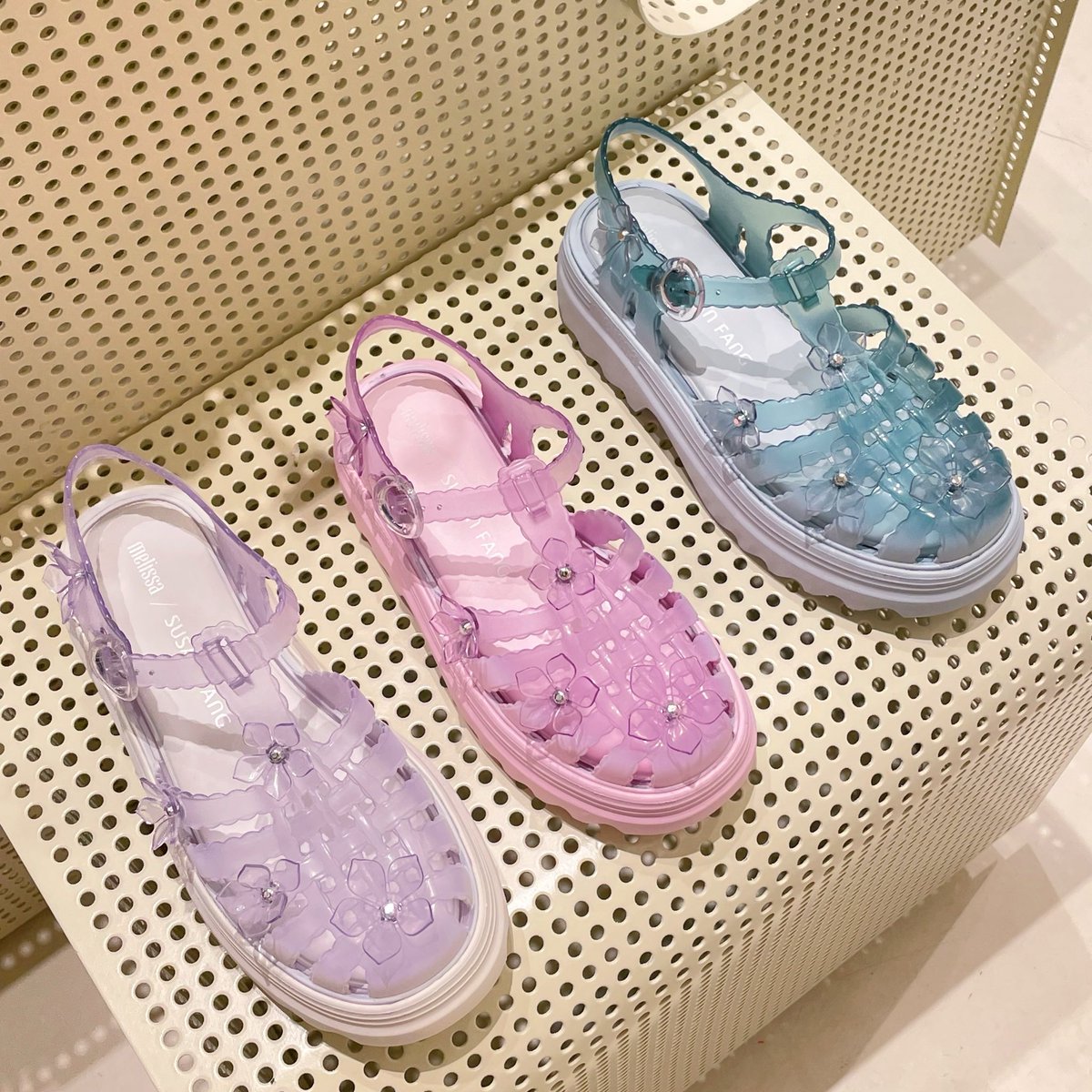 อเวจีสีชมพู tweet media