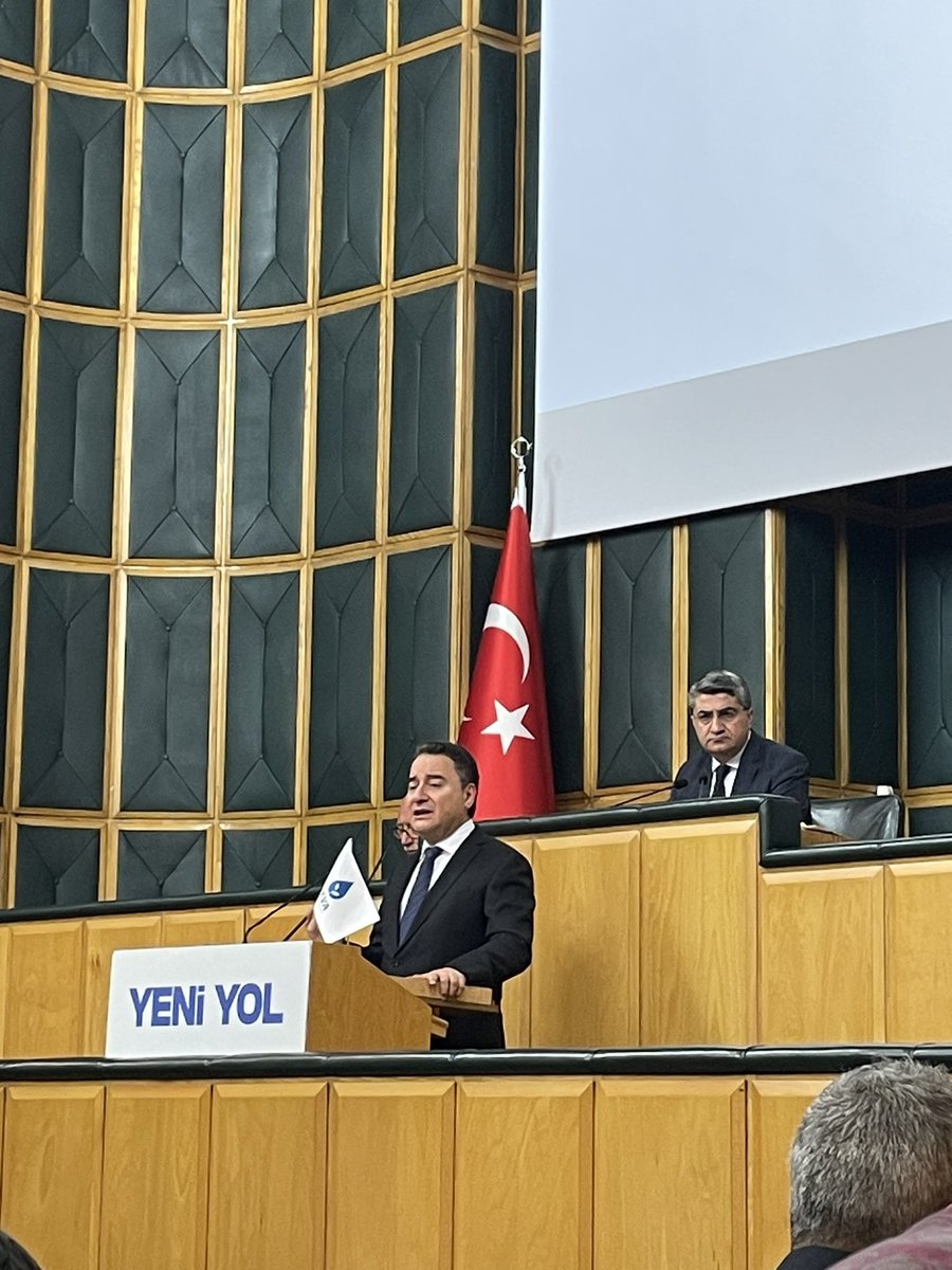 Ali Babacan: “Lübnan Topyekûn Bir Çöküşün Eşiğine Gelmiş Durumda.

Suriye'nin de Lübnan'da Oluşacak Girdabın İçine Çekilmesi Tehlikesi Oluşmuş Durumda.

İsrail'in Tek Derdi İşgal Altında Tuttuğu Toprakları Genişletmek ve Arkasından İlhak Gerçekleştirmek.
 #Çarşamba #israil