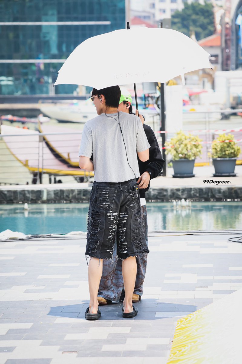 𝟵𝟵𝘿𝙚𝙜𝙧𝙚𝙚𝙯. tweet media