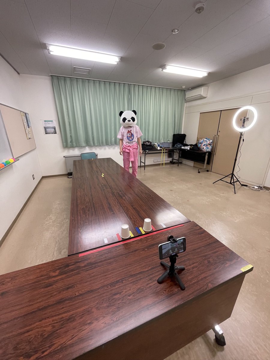 komattachanBTS's tweet photo. 【困ったちゃんバスターズ撮影】
本日は困ったちゃんバスターズの新作動画の撮影🎥

なかなかシュールな写真が撮れました！笑

新作動画もお楽しみに❗️💗

#困ったちゃんバスターズ#介護レクリエーション#健康ボイトレ #健康#伊藤優作 https://t.co/dhZxSPrqmd