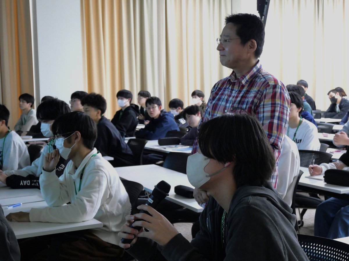 【特別授業『株式会社バンダイナムコスタジオ』】
株式会社バンダイナムコスタジオ様（bandainamcostudios.com）より
新入生に向けてご講演いただきました！
<a href="/BNStudios_info/">バンダイナムコスタジオ</a> 
#バンダイナムコスタジオ #ゲーム

▽ゲーム学科のリンクはこちら！
computer.trident.ac.jp/courses/game_s…