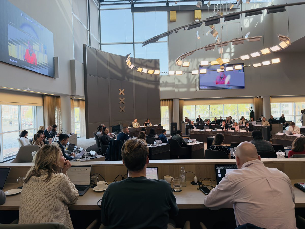 ‘Een Palestina referendum is hard nodig’

De Vonk, De Palestijnse Gemeenschap Nederland, de Joodse organisatie Erev Rav en vele Amsterdamse burgers zetten zich in voor een stedelijk referendum. Zij pleiten voor een volledige boycot van Israël en medeplichtige organisaties.