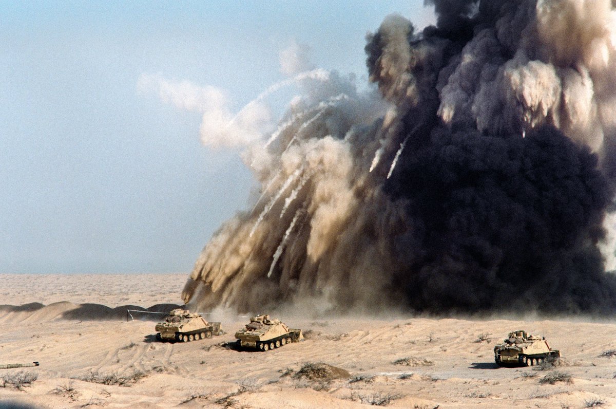 ActuaLitte's tweet image. 🗞️ #Livre : AFP publie ses archives.
Le livre d’art s’empare du photojournalisme.

🔗 actualitte.com/article/130649…