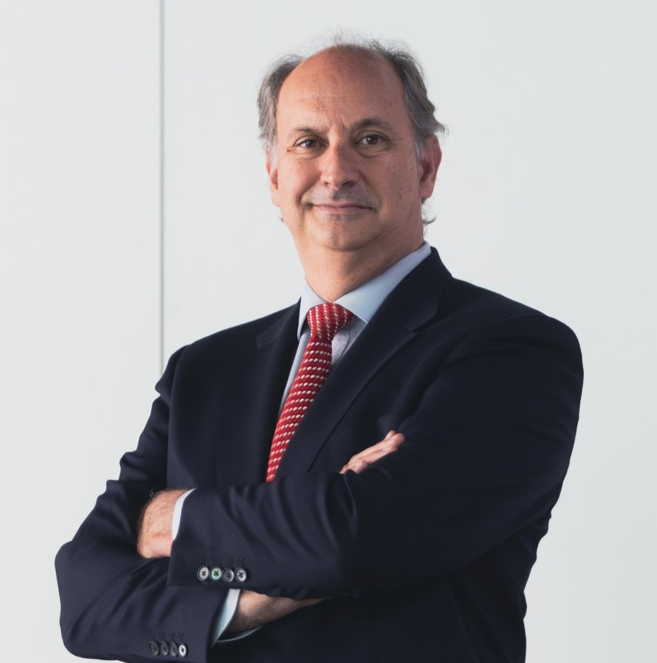 In #digitalhealth, innovation isn’t the main challenge 🔍

At #EDHS, <a href="/MLopezValverde/">Miguel López-Valverde</a> (<a href="/ComunidadMadrid/">Comunidad de Madrid</a>)  highlighted the shift to implementation by: 

🔹 making solutions work in practice
🔹 keeping citizens at the center
🔹 aligning the ecosystem

👉Watch bit.ly/4mxARf1