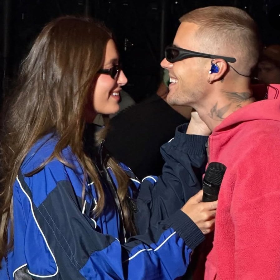 ​𝐥𝐲𝐫𝐚 tweet media