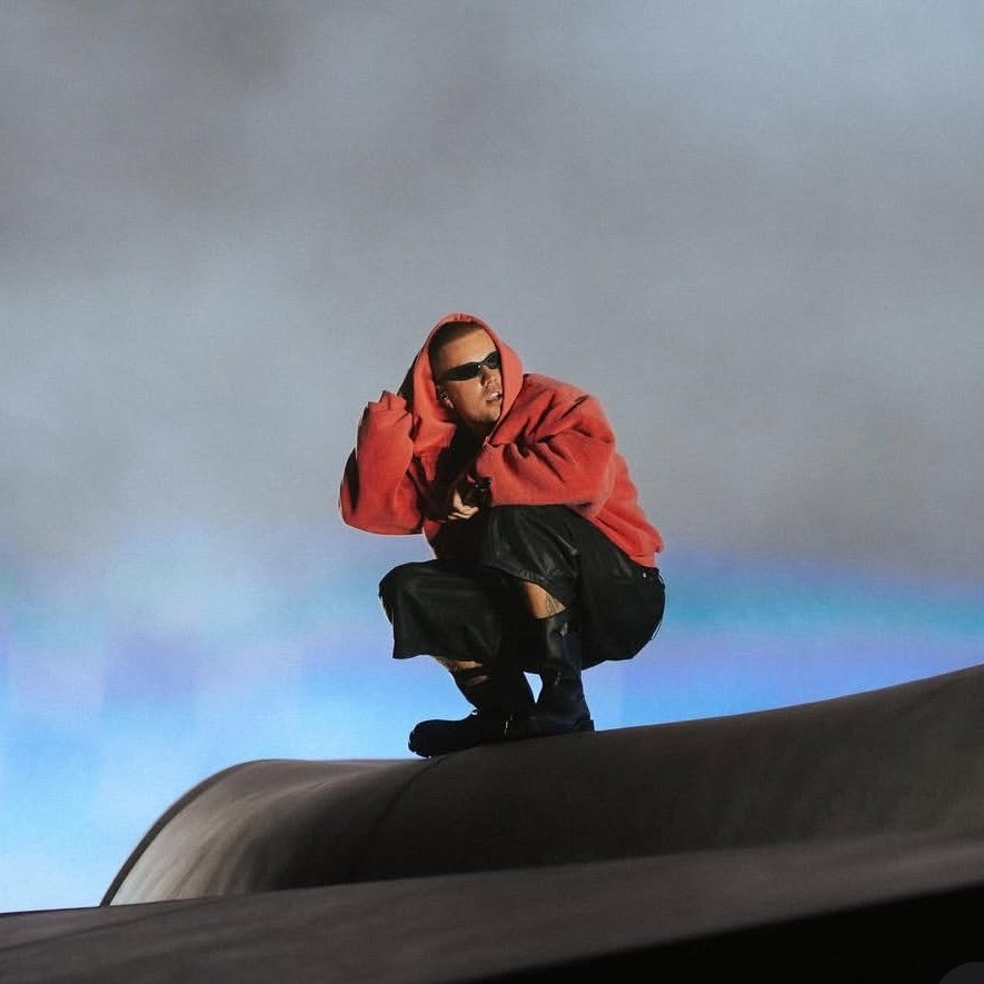 ​𝐥𝐲𝐫𝐚 tweet media