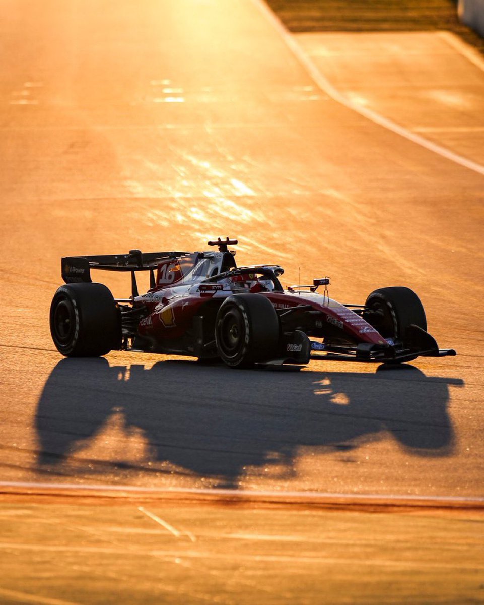 MONDOFERRARI tweet media