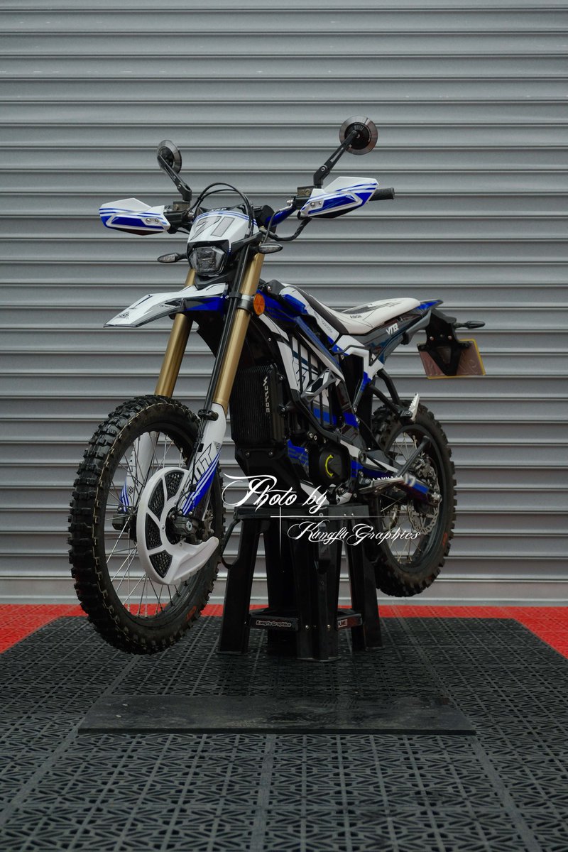 kungfugraphics's tweet image. Surron ultra bee の再構築プロジェクトがまた一つ完了しました🔥🔥🔥

#dirtebike #surronultrabee #surron #surronbike #surronlightbee #electricdirtbike #mx #enduro #talaria #mxbike