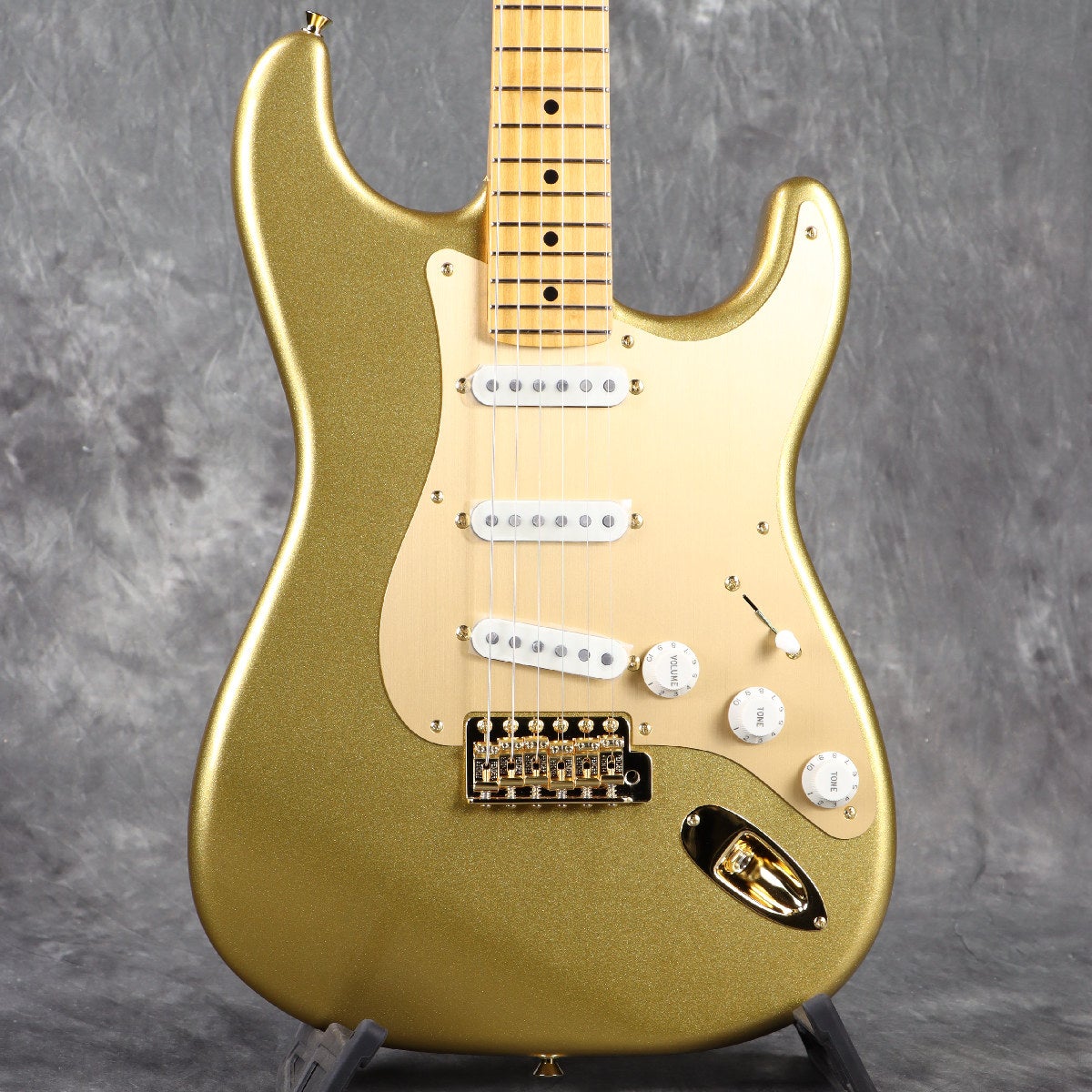 ishibashimusic's tweet image. 弊社スタッフのオーダーによって誕生した黄金に輝くストラトキャスター！
Fender Made in Japan Traditional 50s Stratocaster
Mystic Aztec Gold
そして、金属製ゴールドアノダイズドピックガード

▼詳細・ご注文はこちら
store.ishibashi.co.jp/view/item/0000…

#Fender #日本製