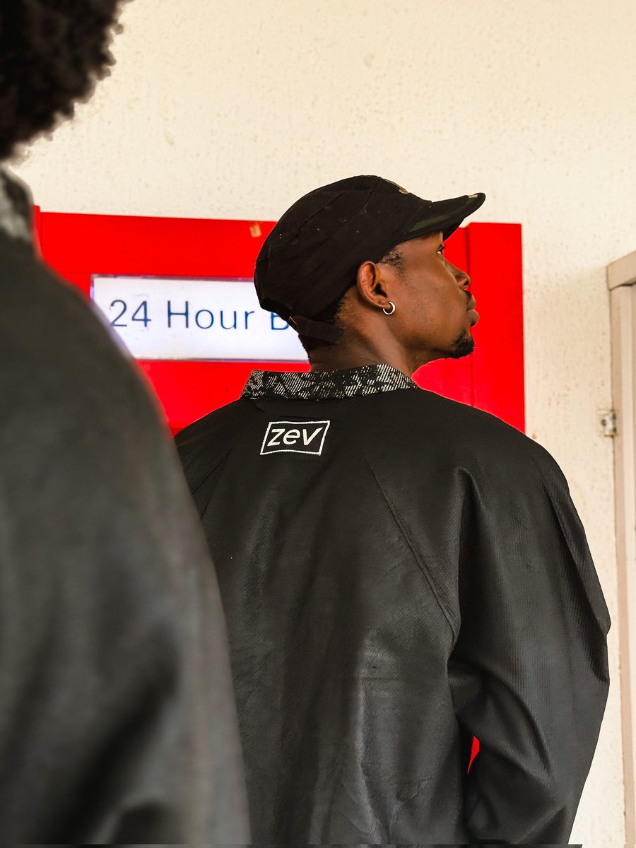 CUSTOM BLEACHED COLLAR &amp; CUFFS
HANDMADE
5 PIECE ONLY.
ZEV SHADOW JACKET