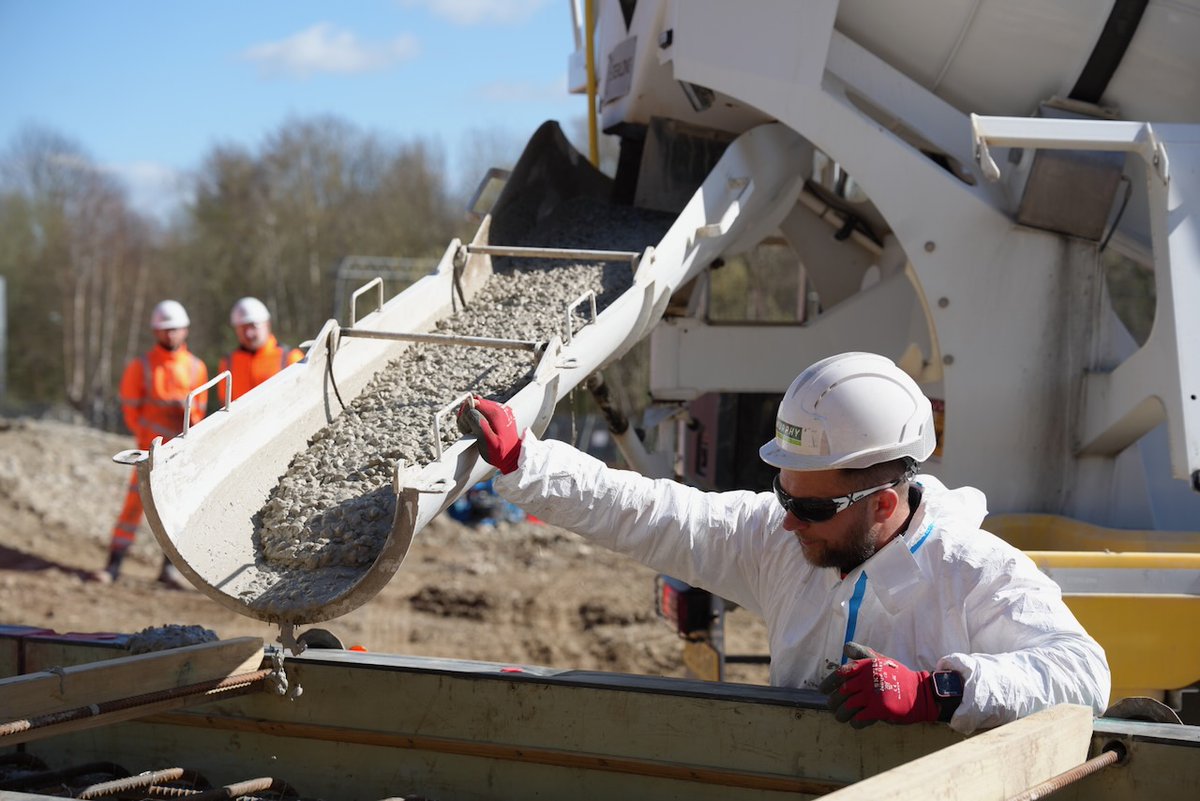 TCIndex's tweet image. Low carbon concrete first for Murphy theconstructionindex.co.uk/news/view/low-… #concrete #Ecocem #EcocemACT #lowcarbonconcrete #Murphy