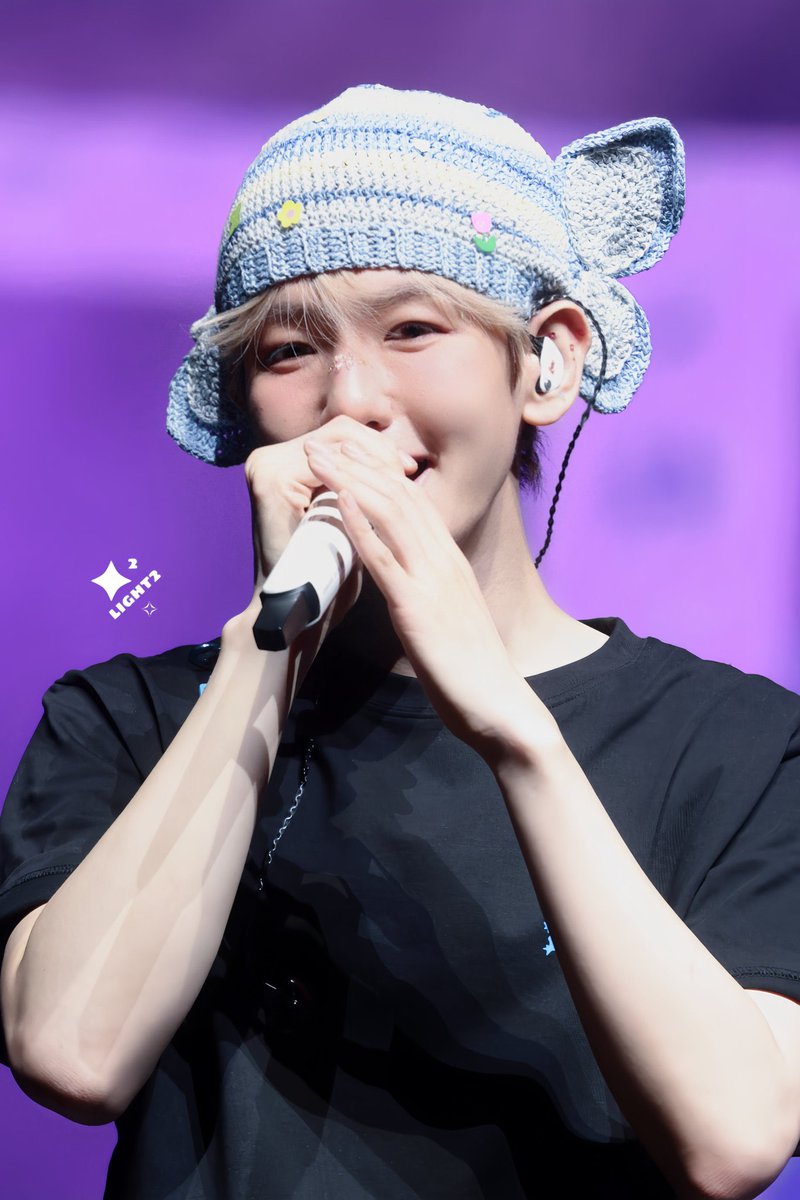 75mayu56's tweet photo. 「WE LOVE YOU BAEKHYUN 🩷」 https://t.co/rLJiYDKP0I