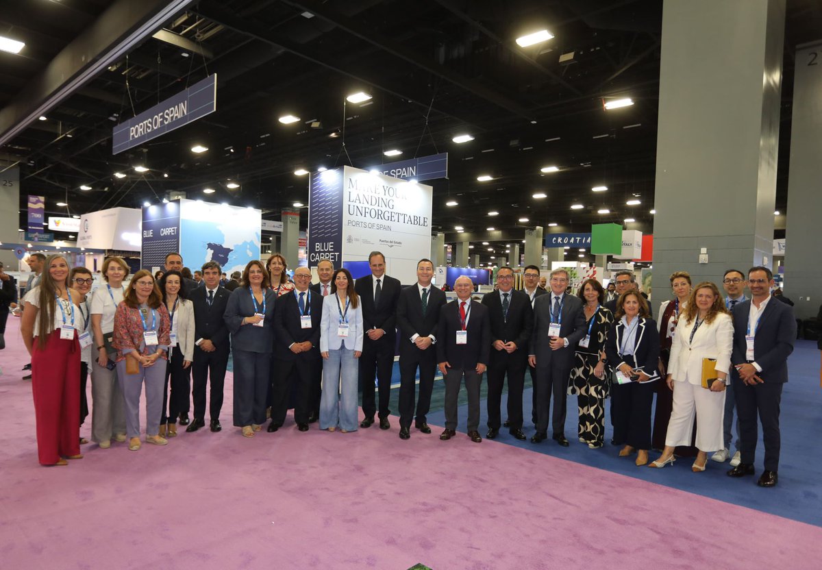 PuertosEstado's tweet photo. 🚢 Llegamos al corazón de la 41.ª edición de #STCGlobal en Miami.
Nuestro stand #PortsofSpain reúne a 23 AAPP españolas, lo que refleja la fortaleza y compromiso del sistema portuario español por avanzar hacia un turismo de cruceros más verde y eficiente que nunca. https://t.co/106ZelO2Dd
