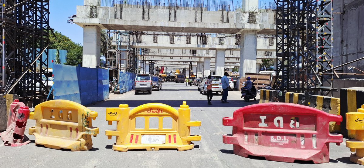 jvidyasagar's tweet image. Sir, Road is closed towards Kurla. Traffic is diverted. Crane is yet to be lifted. #Mumbai #BKC