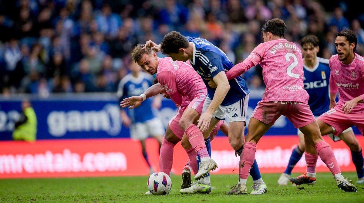 Cabrea más si la juntas con esta jugada contra el mismo equipo, que revisó el VAR pero consideró que no había intensidad suficiente