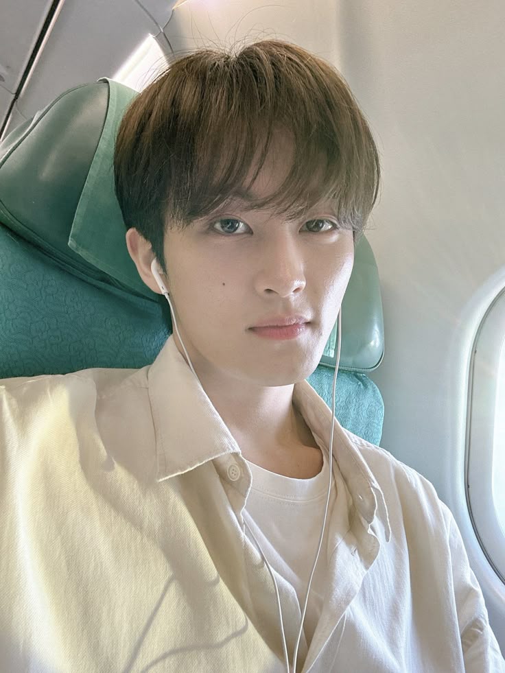 echil 🪐 tweet media