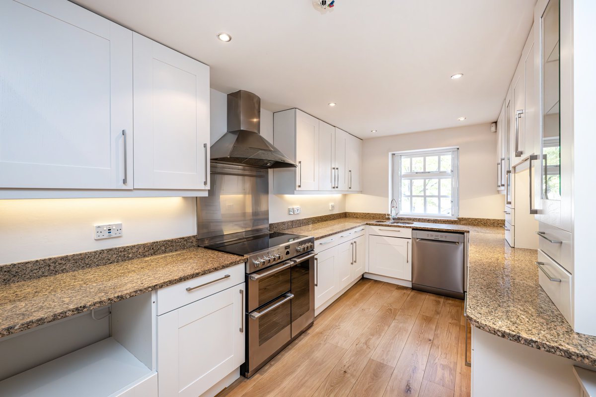 ArlingtonRes's tweet image. Marlborough Place, St John’s Wood, NW8
Asking Price | £2,745,000

Take a peek inside:
arlingtonresidential.com/property/marlb…

Contact us for more information:
📞 020 7722 3322
📧 property@arlingtonresidential.com

#LondonProperty #StJohnsWood #PropertyForSale