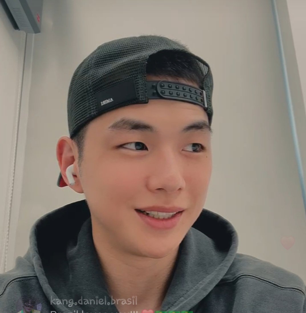 인스타는 알람도 안해주고말이야 그래두 실시간 봐서 다행ㅎ 밤톨콩알강이병