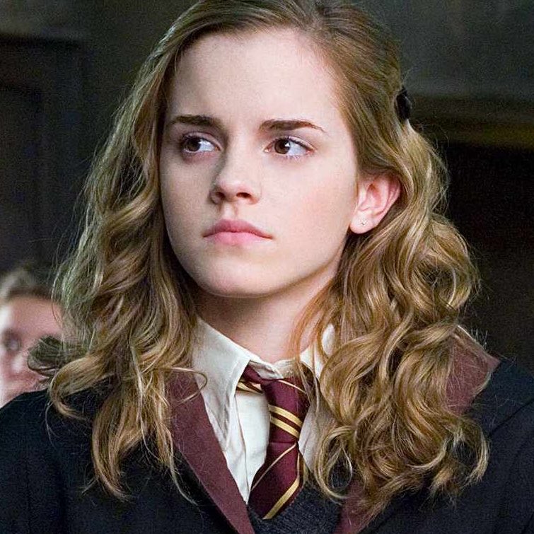 HPNews_Germany's tweet image. 🎉Happy Birthday Emma Watson!
Hermione Granger's actress from the #HarryPotter films turns 36 today!🍰
