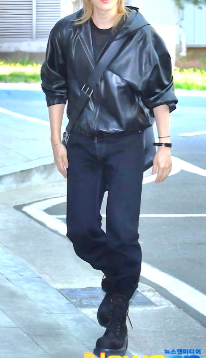 leona 𓇢𓆸 tweet media