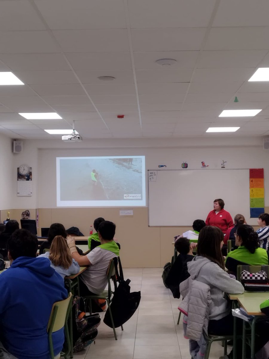 Colegio Reparadores Puente la Reina tweet media